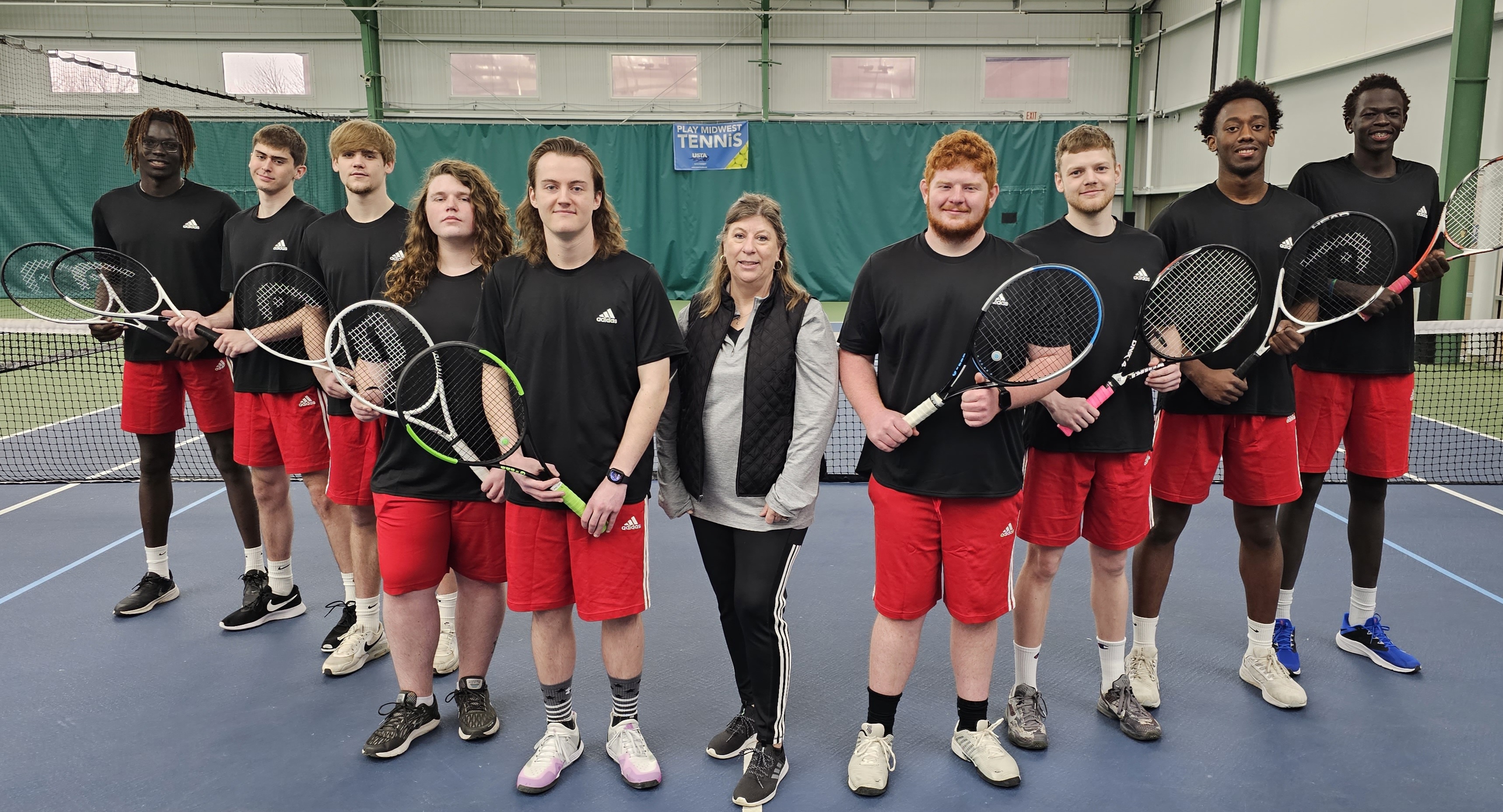 2022-23 Mens Tennis Team Photo